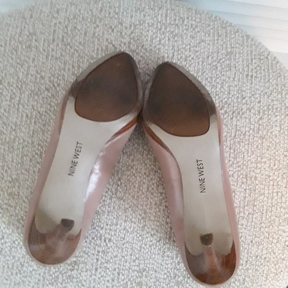 Nine West Rocha Nude Leather Platform Pumps - Picture 5 of 7